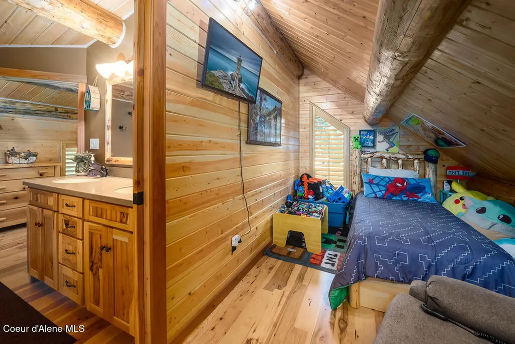 28 Creekside Lane Hope ID 83836