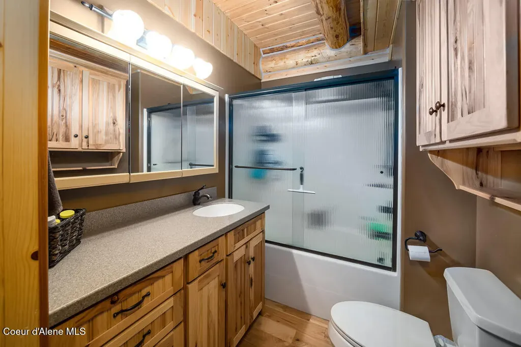 28 Creekside Lane Hope ID 83836