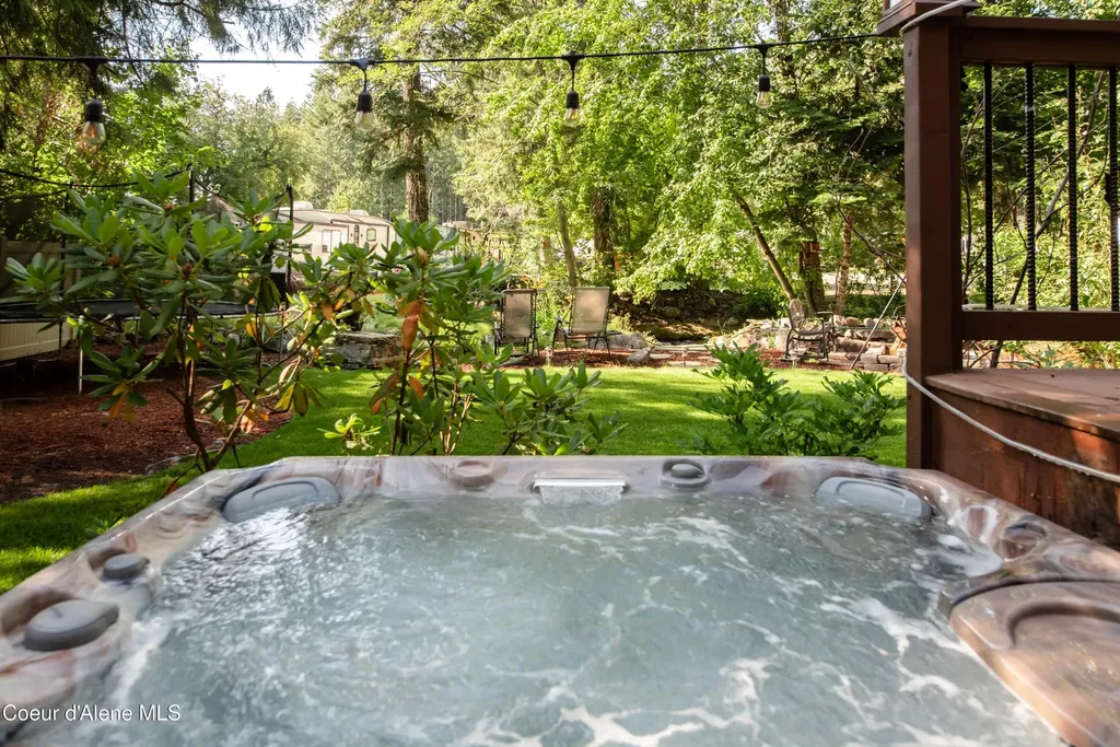 28 Creekside Lane Hope ID 83836