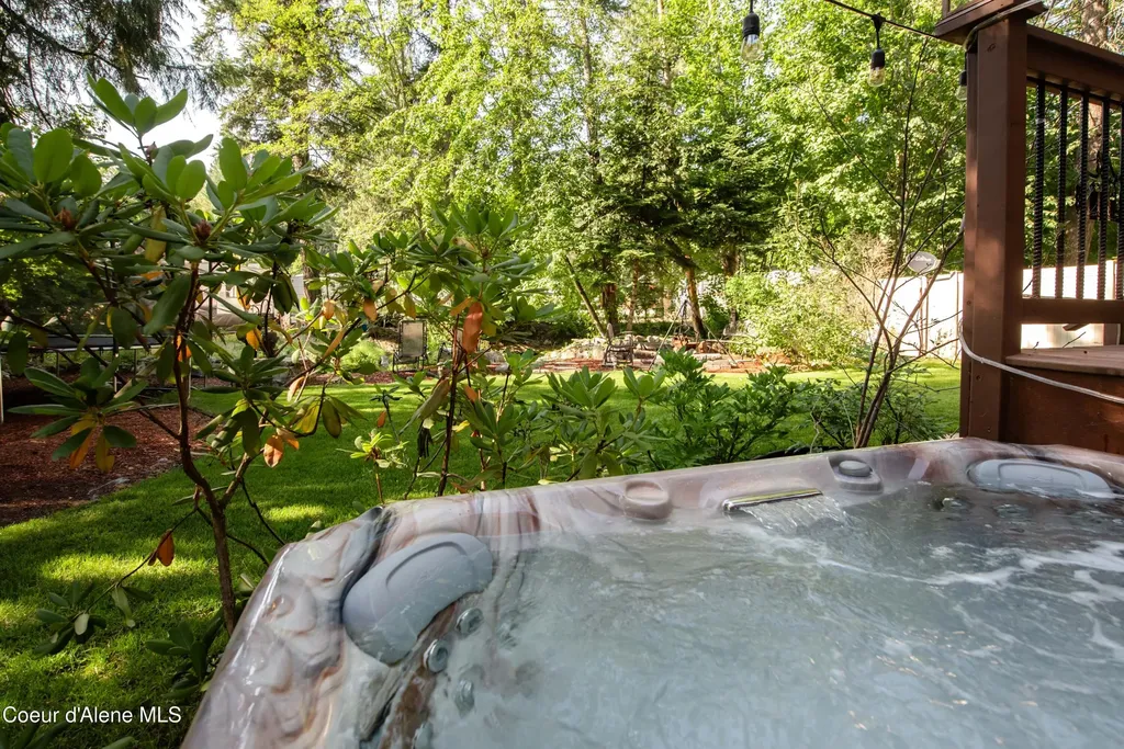 28 Creekside Lane Hope ID 83836