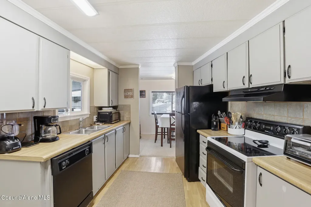 8901 N Starr Loop Hayden ID 83835