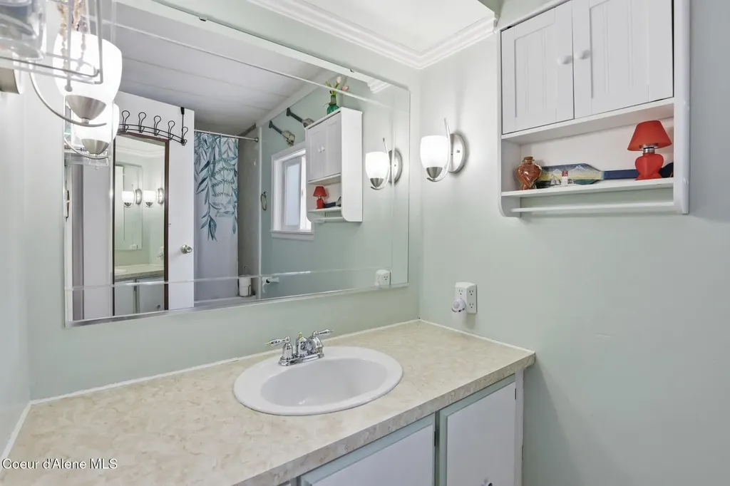 8901 N Starr Loop Hayden ID 83835