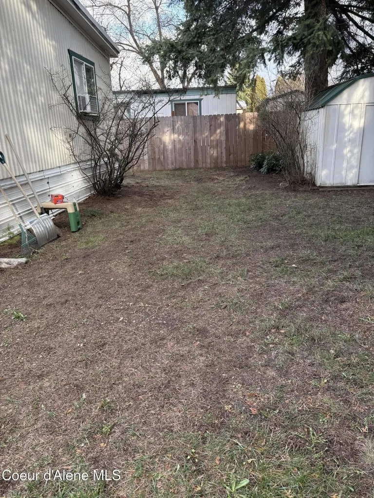 8901 N Starr Loop Hayden ID 83835