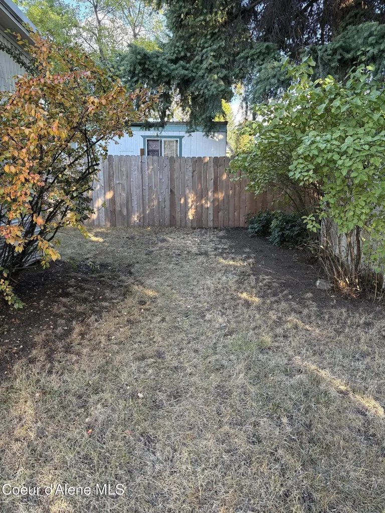 8901 N Starr Loop Hayden ID 83835