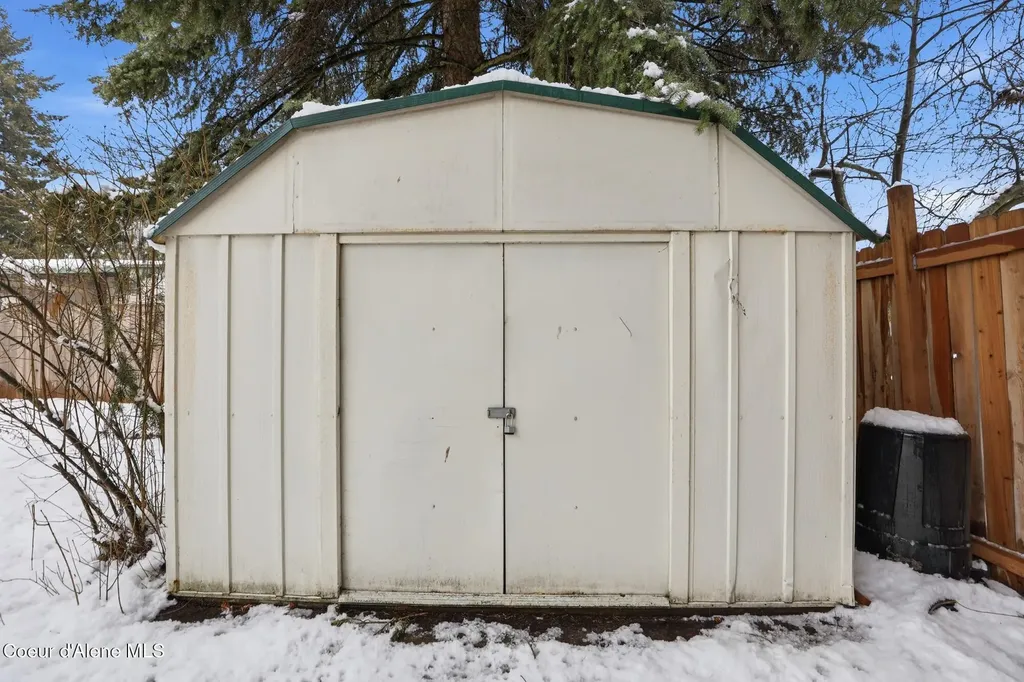 8901 N Starr Loop Hayden ID 83835