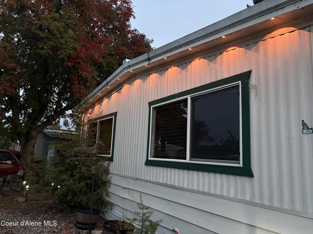 8901 N Starr Loop Hayden ID 83835