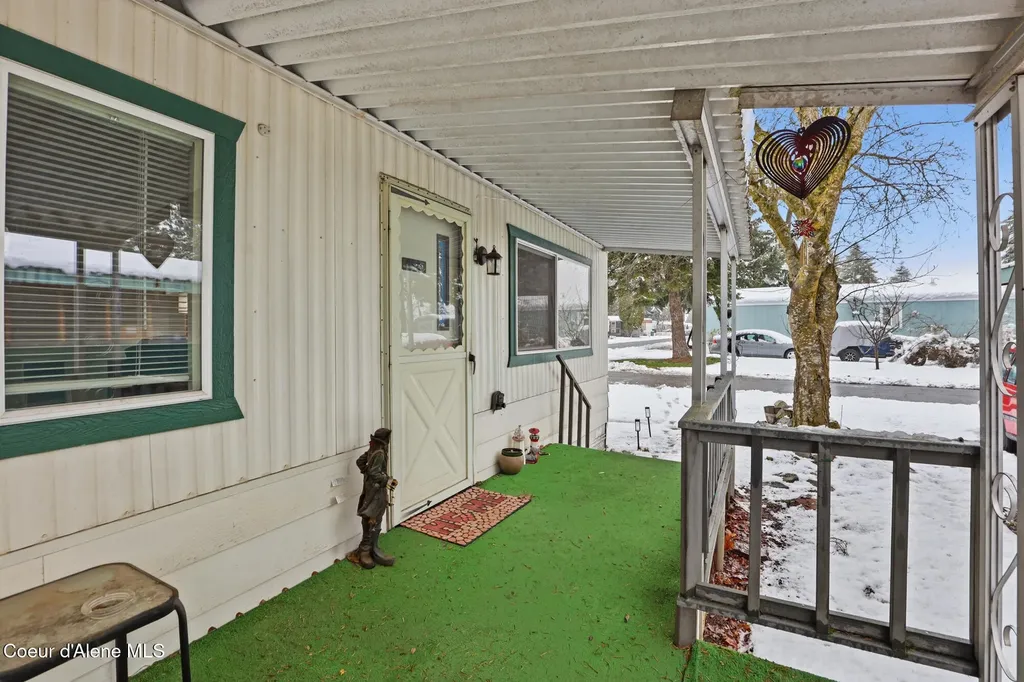 8901 N Starr Loop Hayden ID 83835