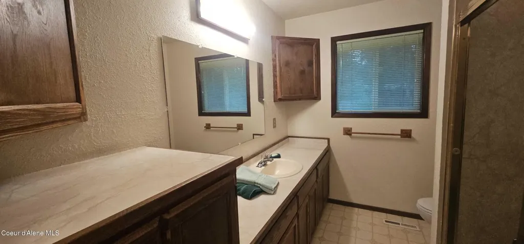 380 Vedelwood Drive Sandpoint ID 83864