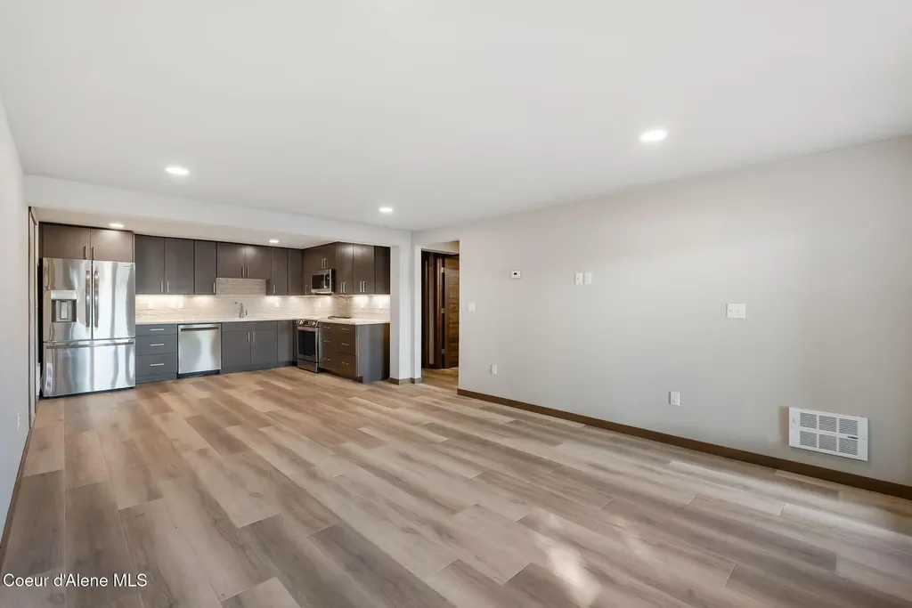 720 N Third Avenue Sandpoint ID 83864