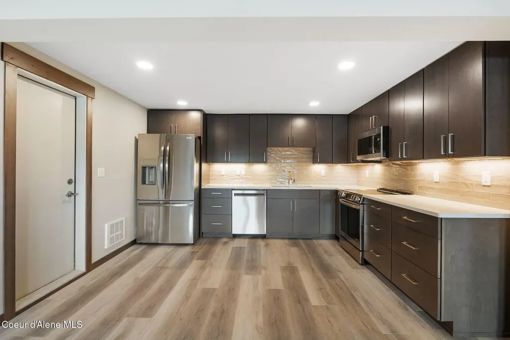 720 N Third Avenue Sandpoint ID 83864