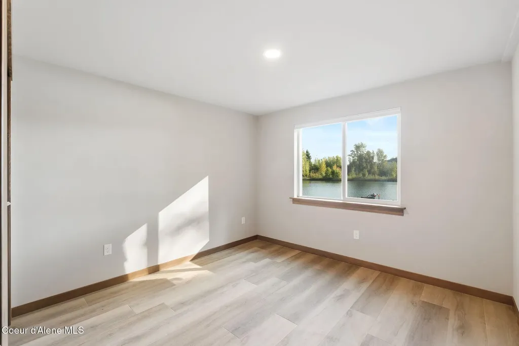 720 N Third Avenue Sandpoint ID 83864