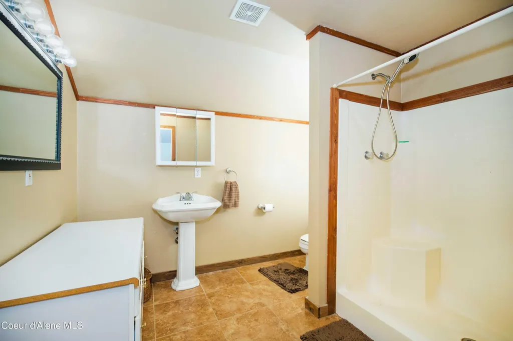 206 Artisan Way Sandpoint ID 83864