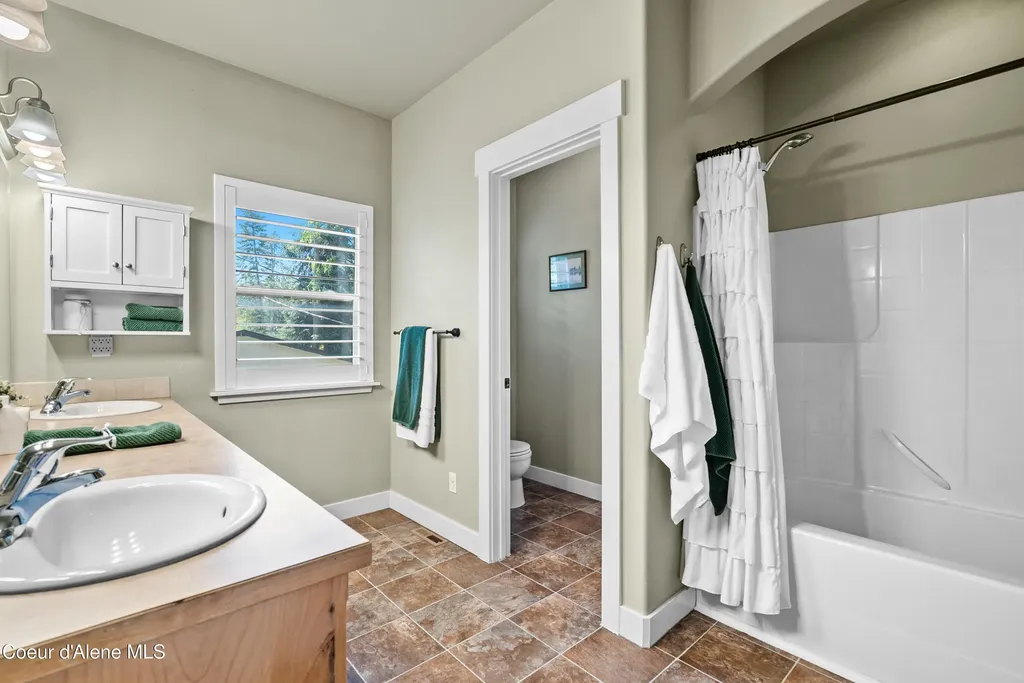 24544 N Dockside Lane Rathdrum ID 83858