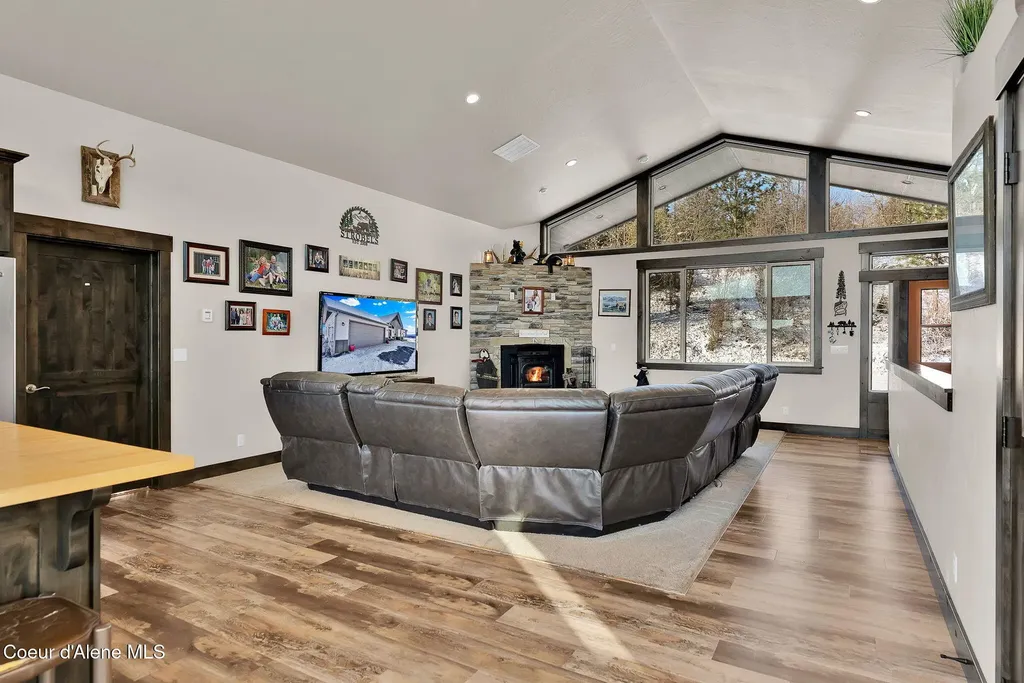 5383 E Van Dusen Road Harrison ID 83833