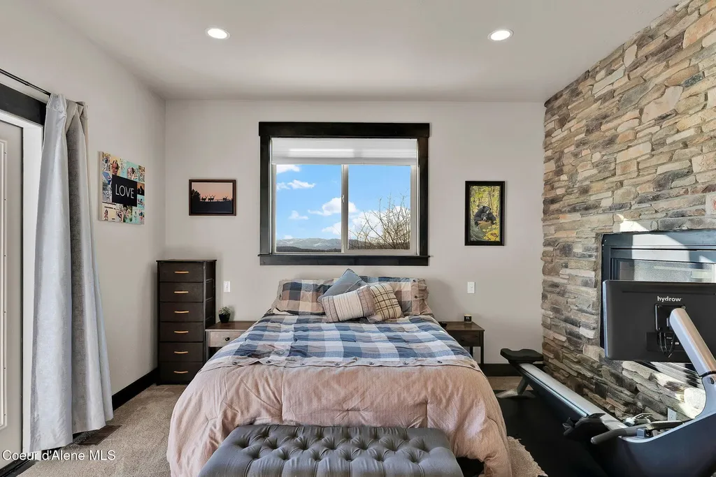 5383 E Van Dusen Road Harrison ID 83833