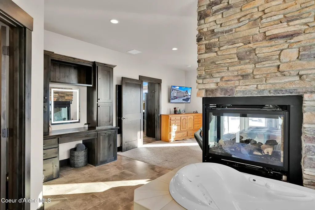 5383 E Van Dusen Road Harrison ID 83833