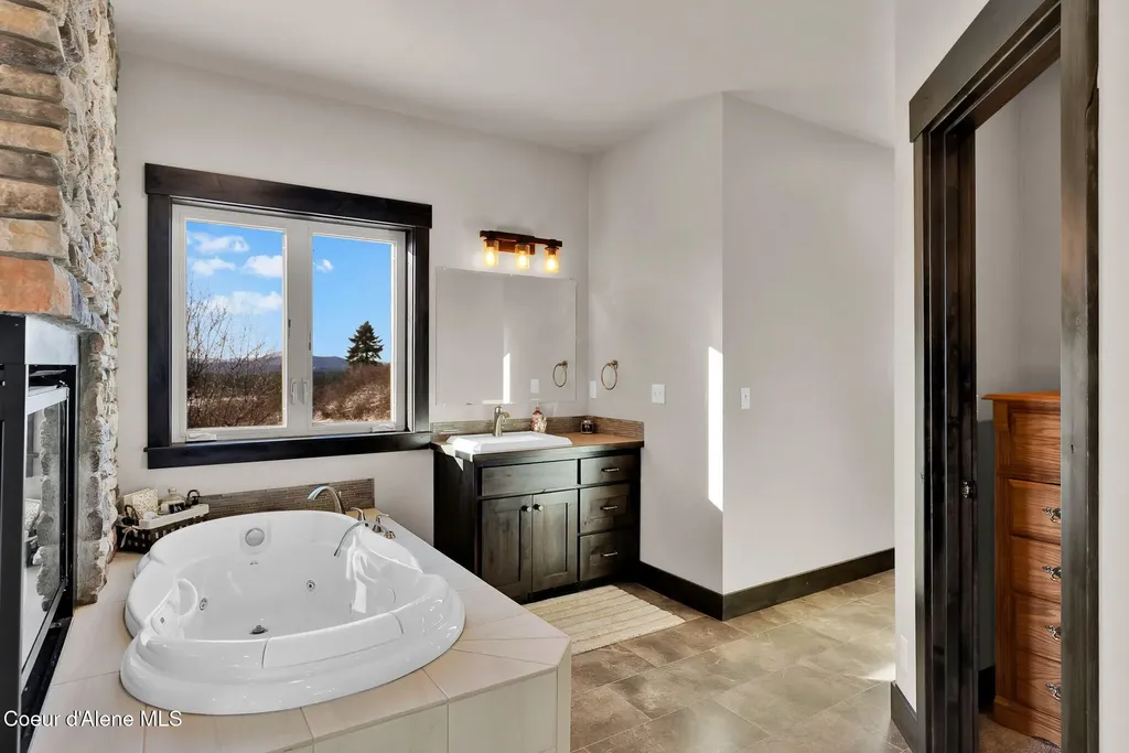 5383 E Van Dusen Road Harrison ID 83833