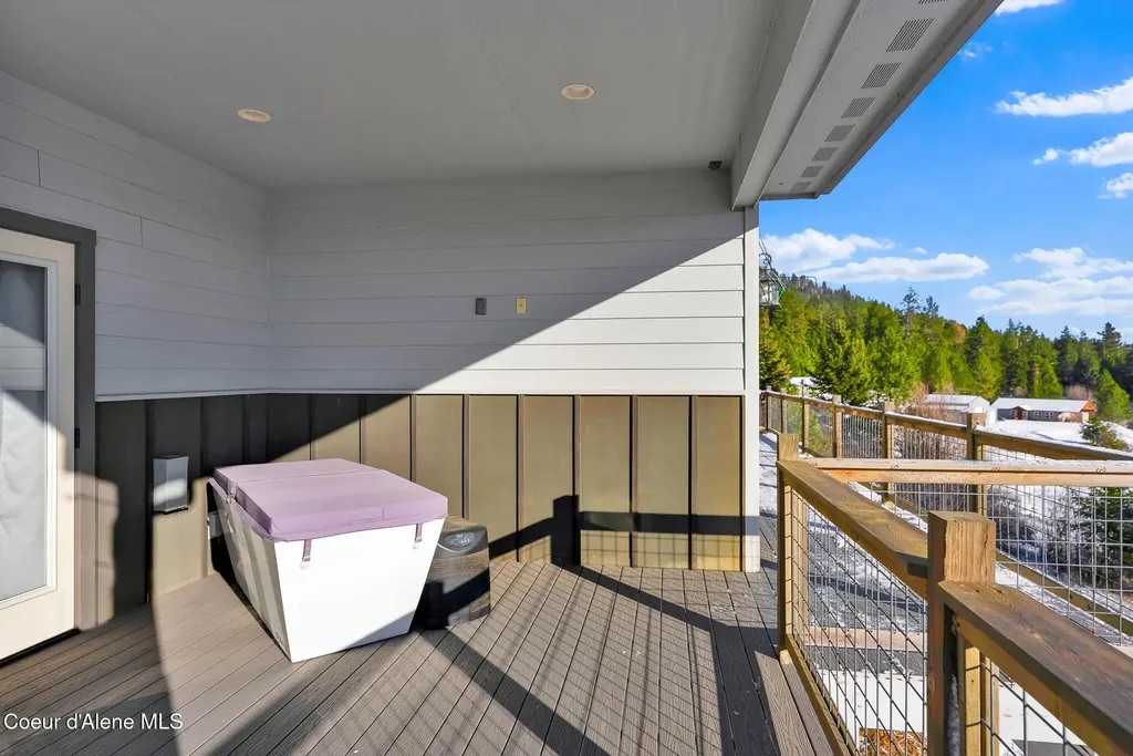 5383 E Van Dusen Road Harrison ID 83833
