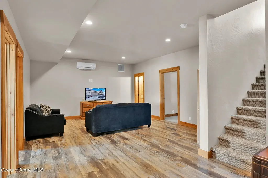 5383 E Van Dusen Road Harrison ID 83833