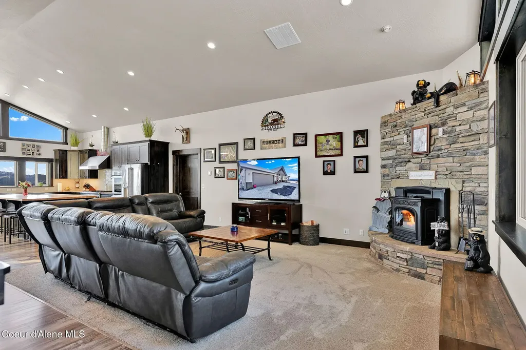 5383 E Van Dusen Road Harrison ID 83833