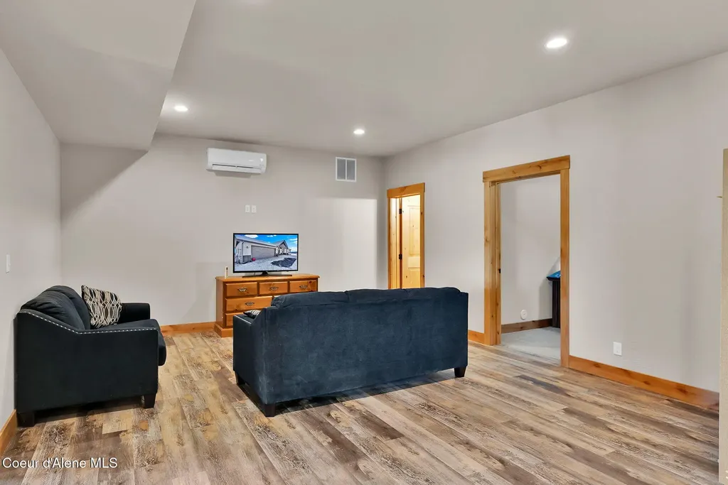 5383 E Van Dusen Road Harrison ID 83833