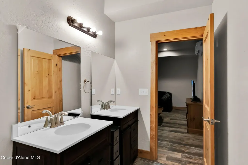 5383 E Van Dusen Road Harrison ID 83833