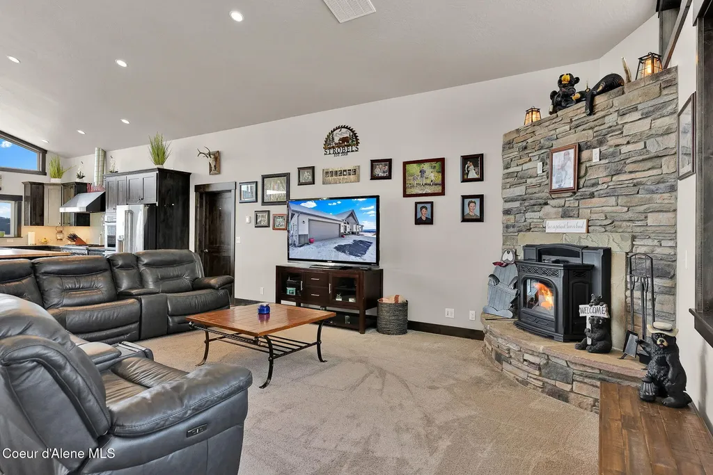 5383 E Van Dusen Road Harrison ID 83833