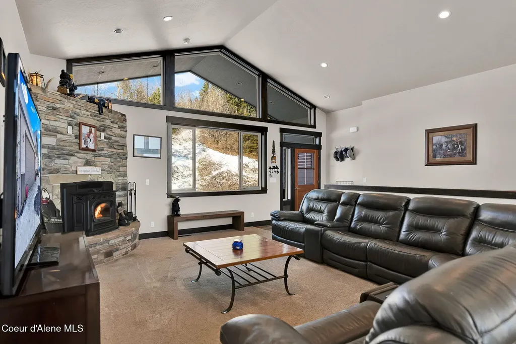 5383 E Van Dusen Road Harrison ID 83833