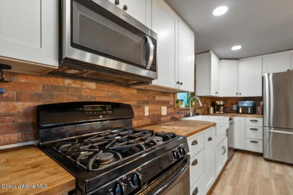 929 Irish Road Sagle ID 83860