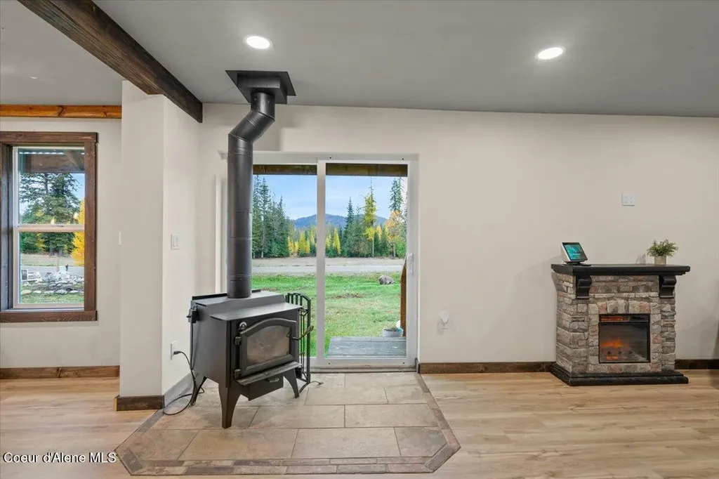 929 Irish Road Sagle ID 83860