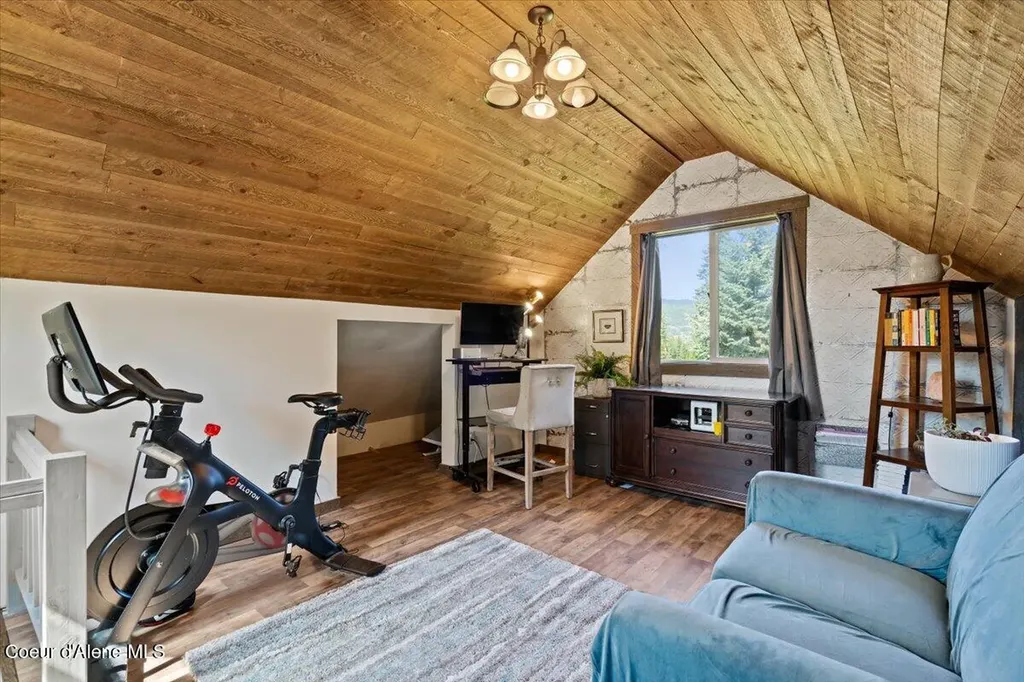929 Irish Road Sagle ID 83860