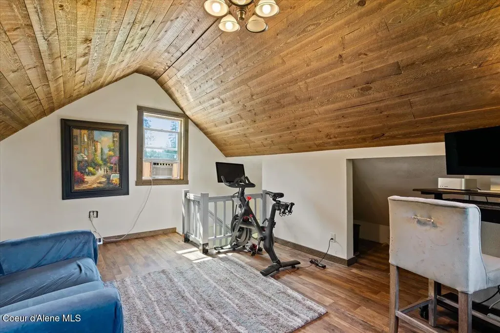 929 Irish Road Sagle ID 83860