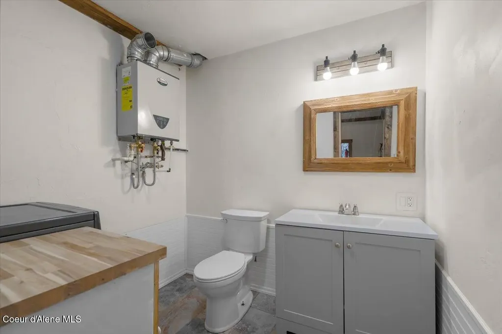 929 Irish Road Sagle ID 83860