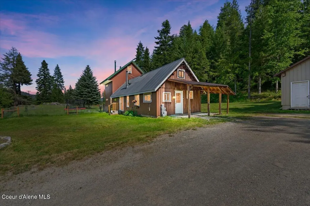 929 Irish Road Sagle ID 83860