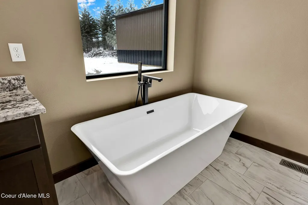 969 Flying Geese Way Blanchard ID 83804