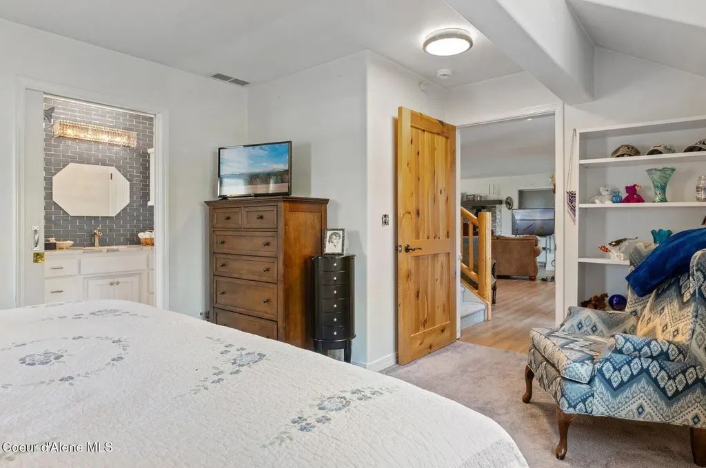 311 School Road Hope ID 83836