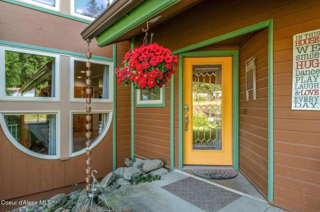 311 School Road Hope ID 83836