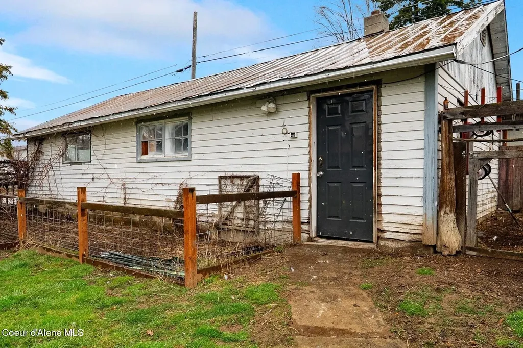 1224 Larch Street Sandpoint ID 83864
