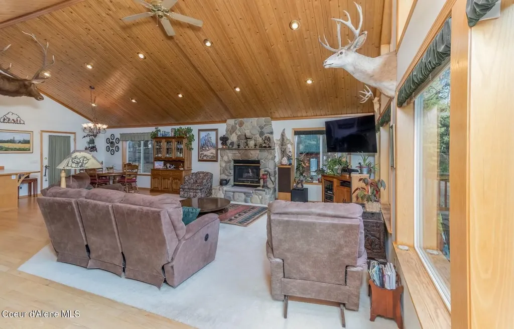 493 Rim Drive Moyie Springs ID 83845