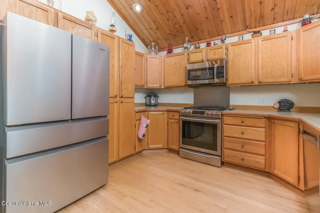 493 Rim Drive Moyie Springs ID 83845