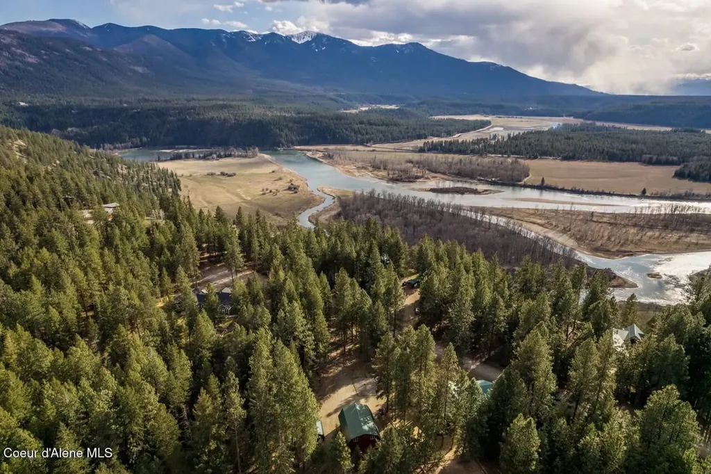 493 Rim Drive Moyie Springs ID 83845