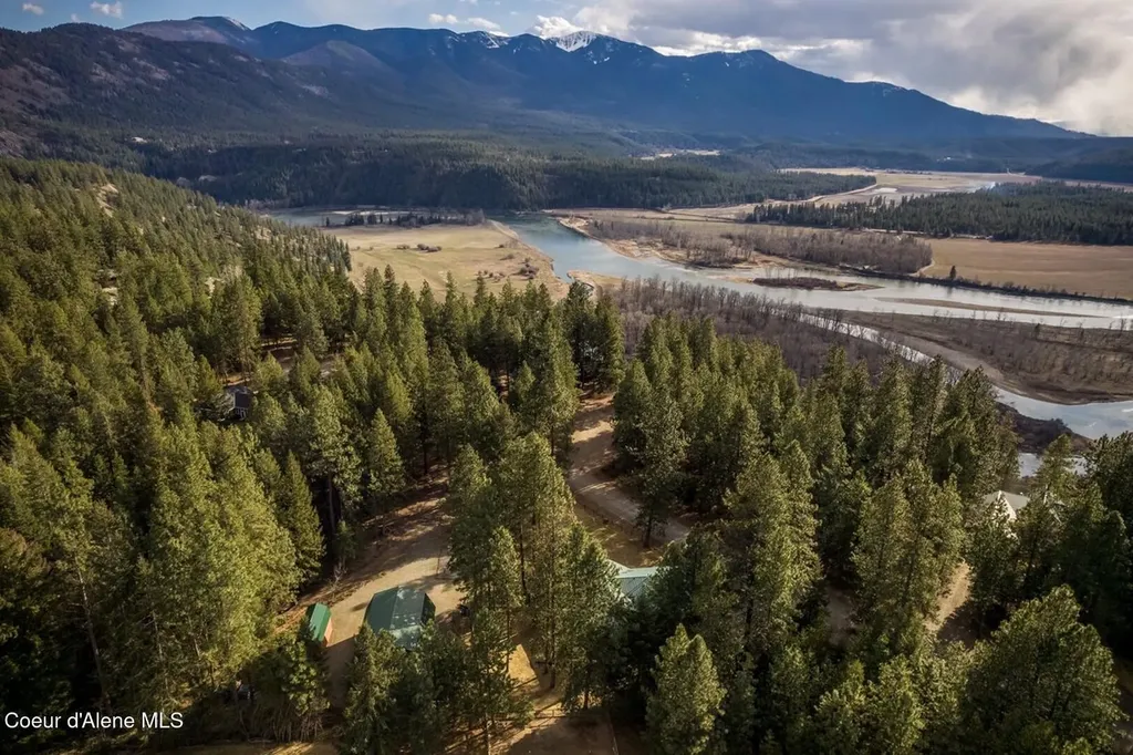 493 Rim Drive Moyie Springs ID 83845