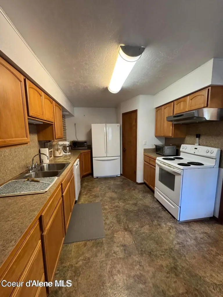 476 Clinton Avenue Coolin ID 83821
