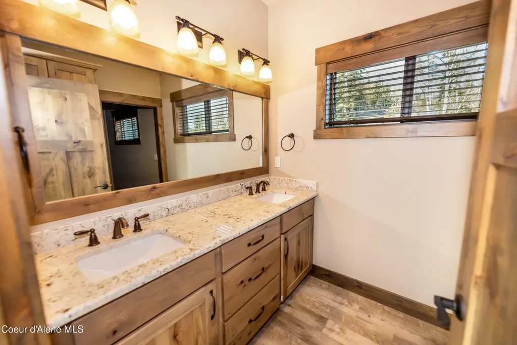 102 Palouse Drive Nordman ID 83848