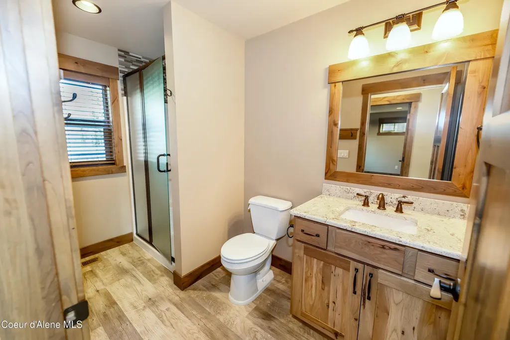102 Palouse Drive Nordman ID 83848