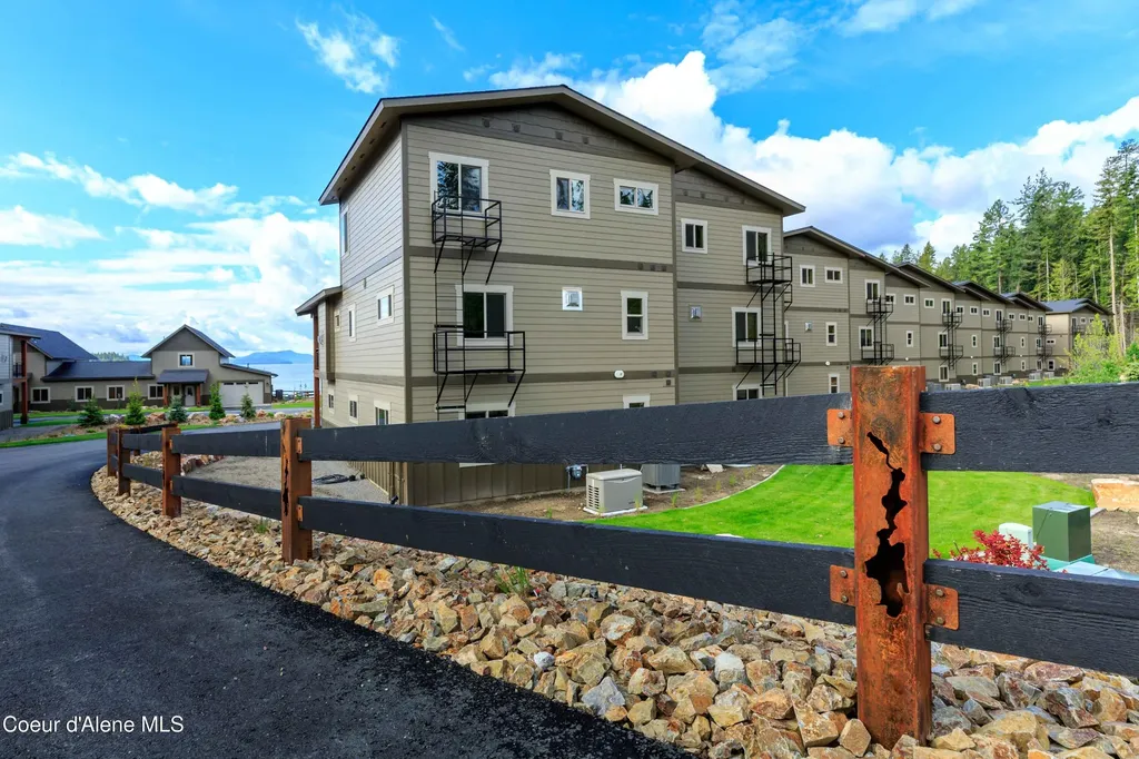 102 Palouse Drive Nordman ID 83848