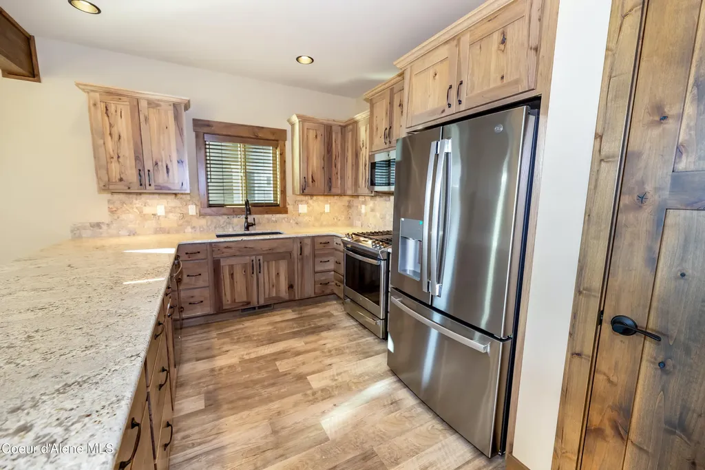 102 Palouse Drive Nordman ID 83848
