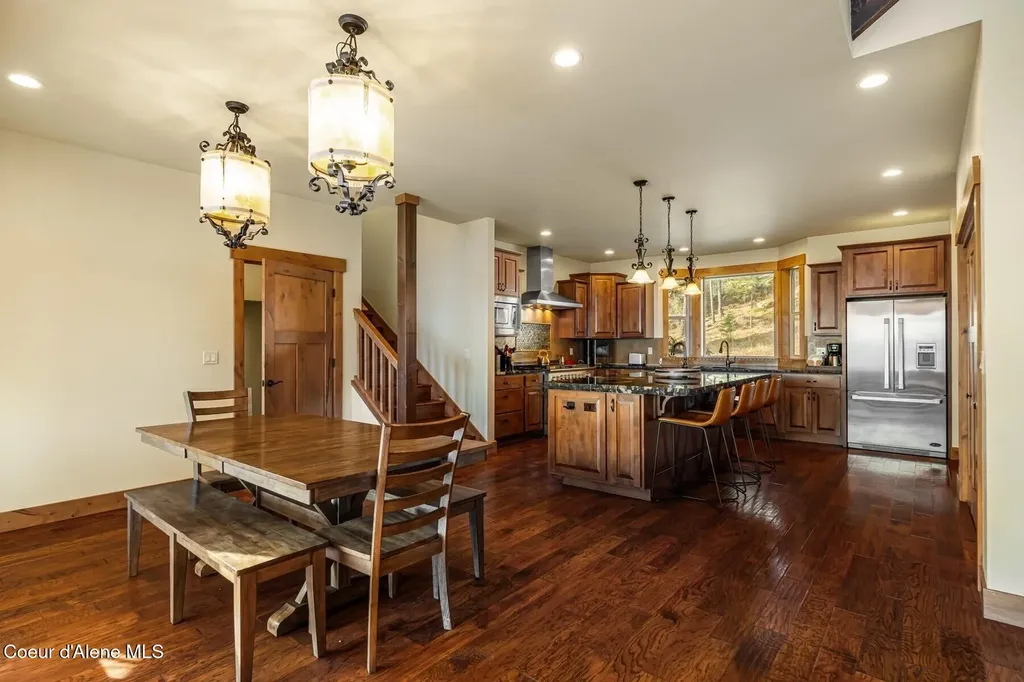 729 Delaney Drive Sagle ID 83860