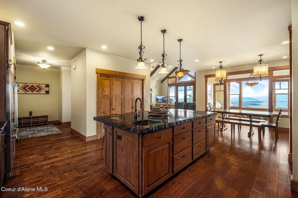 729 Delaney Drive Sagle ID 83860