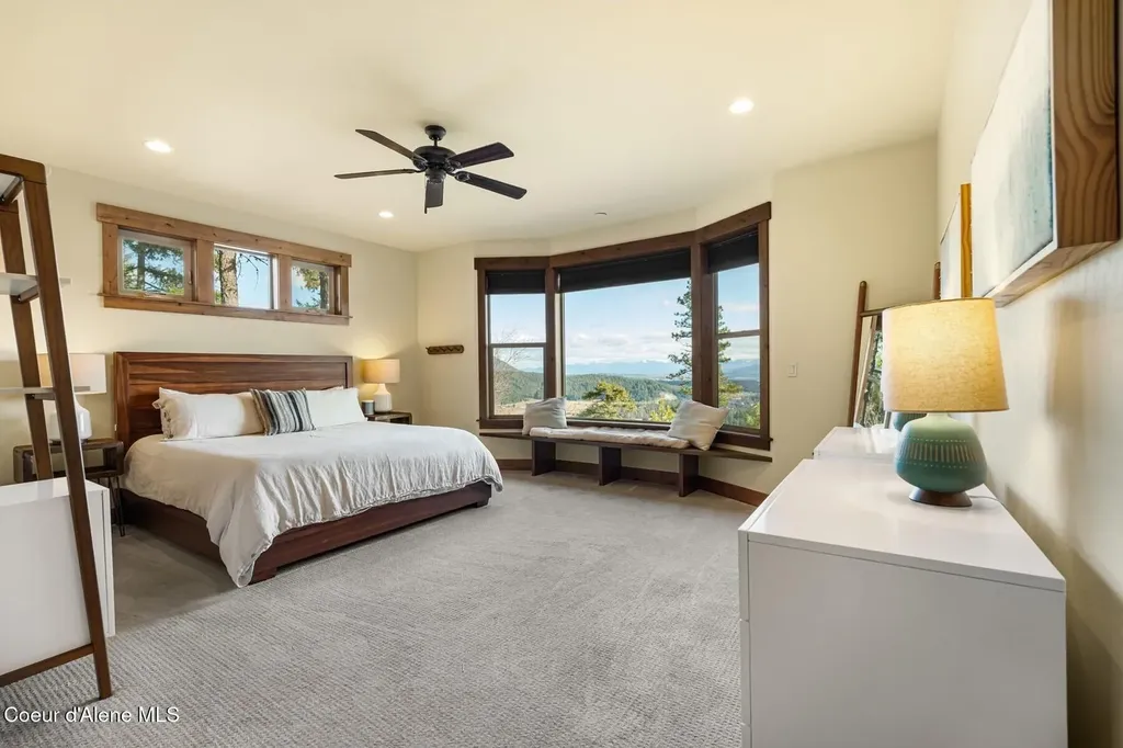 729 Delaney Drive Sagle ID 83860